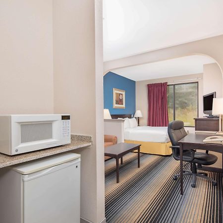 Hotel Baymont By Wyndham Laurel Exterior foto