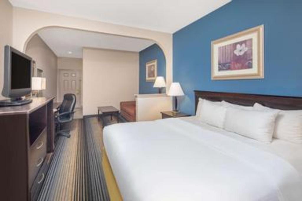 Hotel Baymont By Wyndham Laurel Exterior foto
